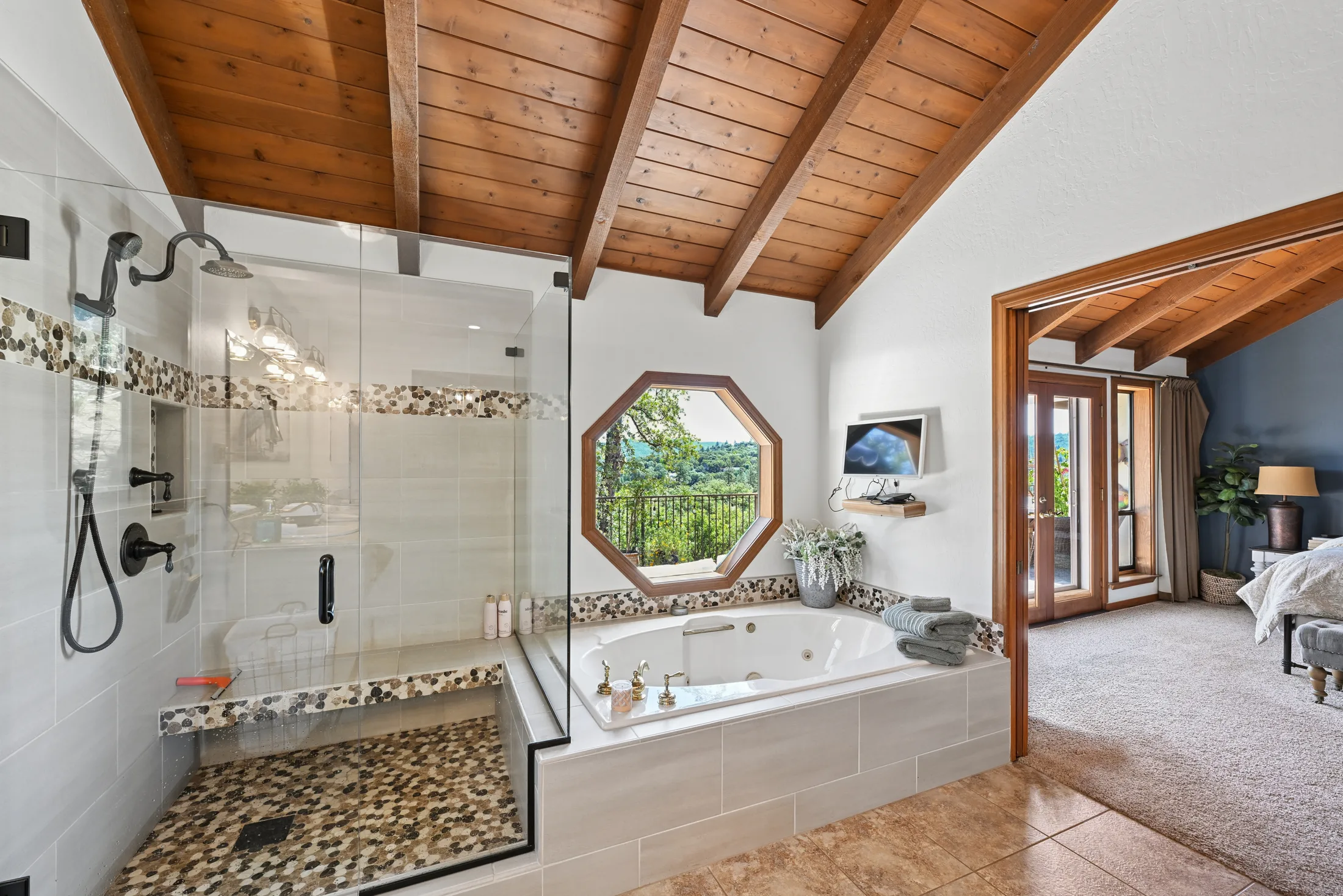 Echo Blue Drive · Primary bath detail