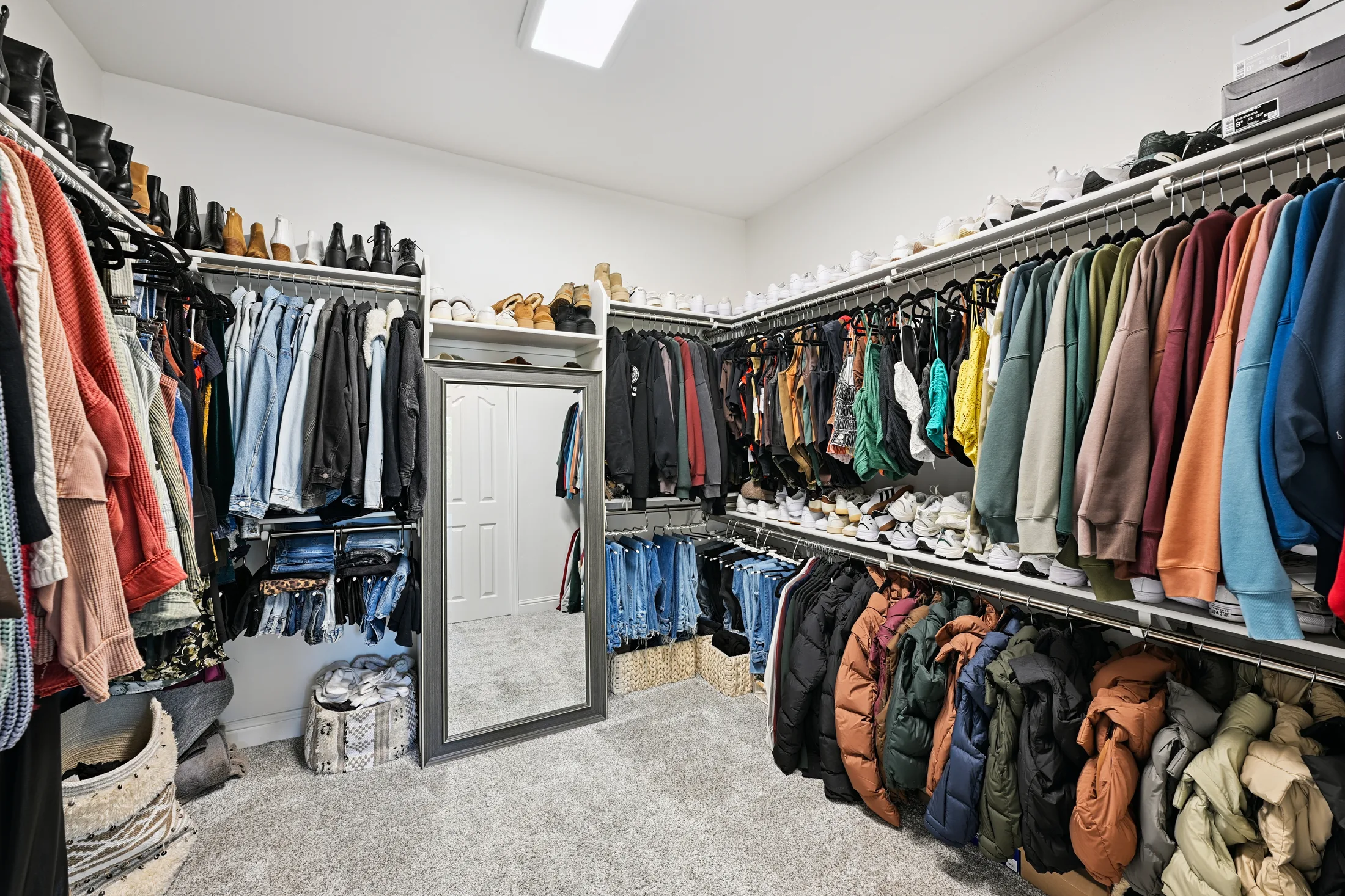 Katarina Lane · Primary closet
