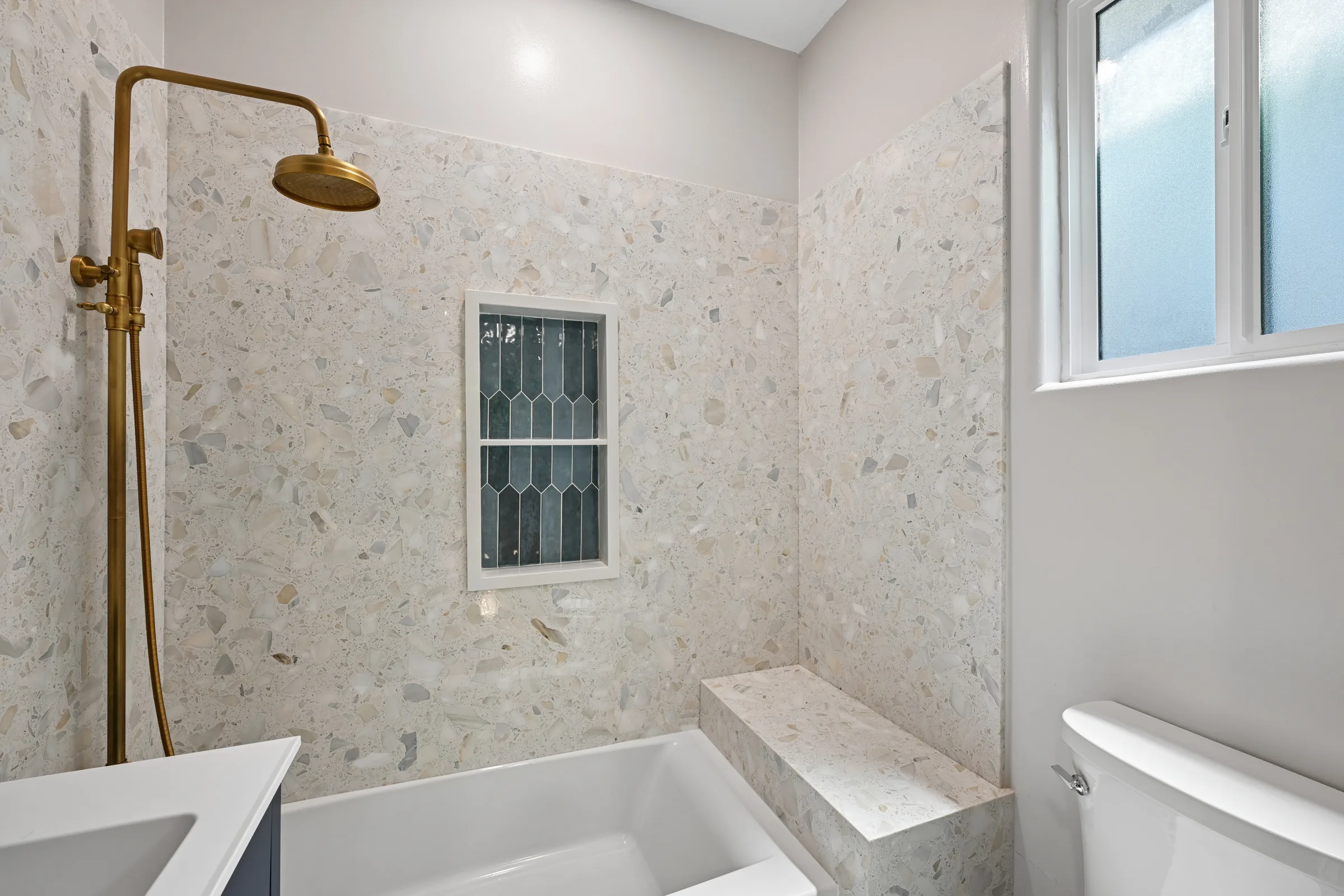 6th Street · Primary bath detail